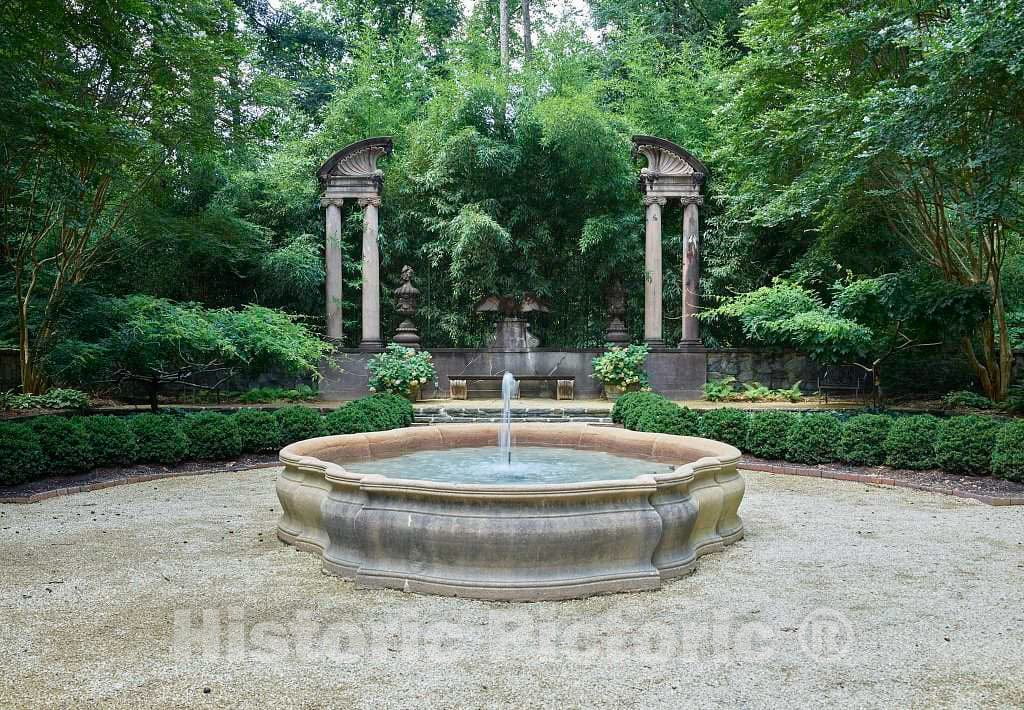 Photo- Garden Fountain at The Swan House, a Historic House Museum in Atlanta, The Capital City of The Southern U.S. State of Georgia and The state's Largest City 2