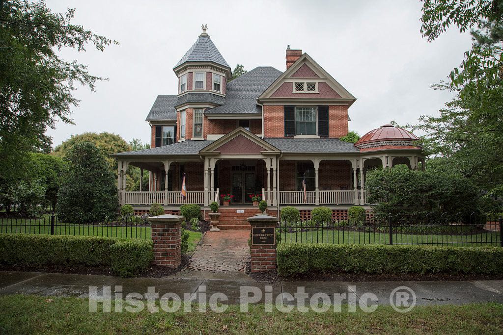 Photo - The 1900 Haywood C. Privott House, a Historic House in Edenton, North Carolina- Fine Art Photo Reporduction
