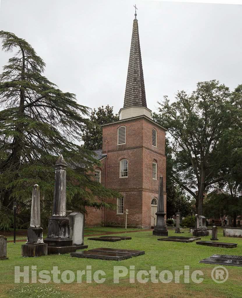 Photo- The Historic St. Paul's Episcopal Church in Edenton, North Carolina was Built Between 1736 and 1766, and is a Five-Bay, Brick Church Building with a Gable roof 2