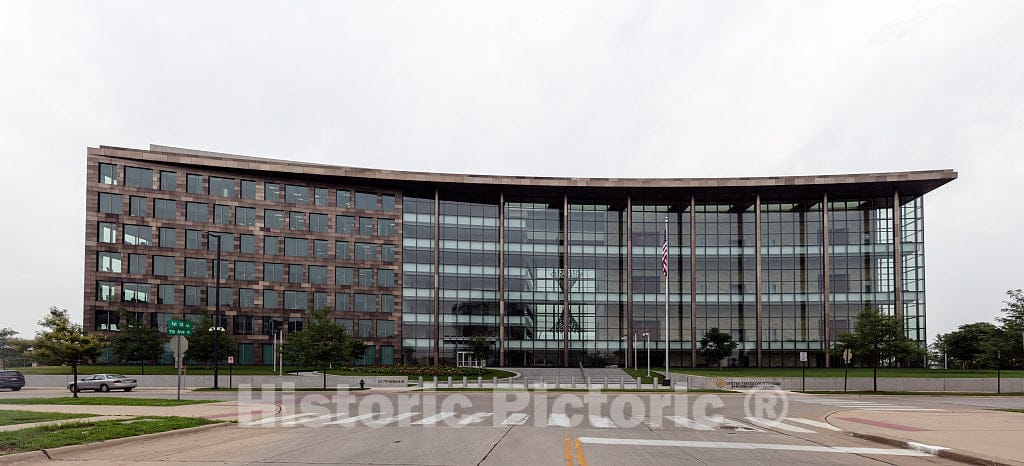 Photo - Exterior Front. Courthouse and Federal Building, Cedar Rapids, Iowa- Fine Art Photo Reporduction