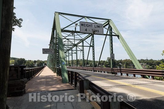 Photo- The New Hope-Lambertville Bridge, Spanning The Delaware River That Connects The City of Lambertville, New Jersey with New Hope, Pennsylvania in Lambertville, New Jersey