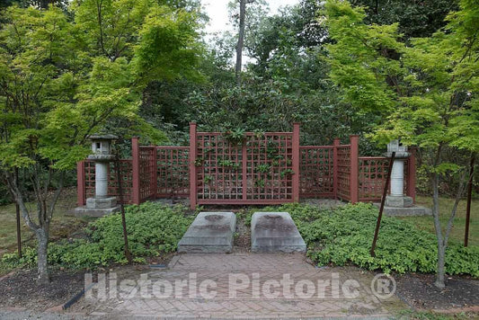Photo- The Graves of Thomas and Mina Edison Behind Glenmont, Their Estate. Thomas Edison Purchased This Grand Estate for his New Bride, Mina Miller Edison, in 1886 1