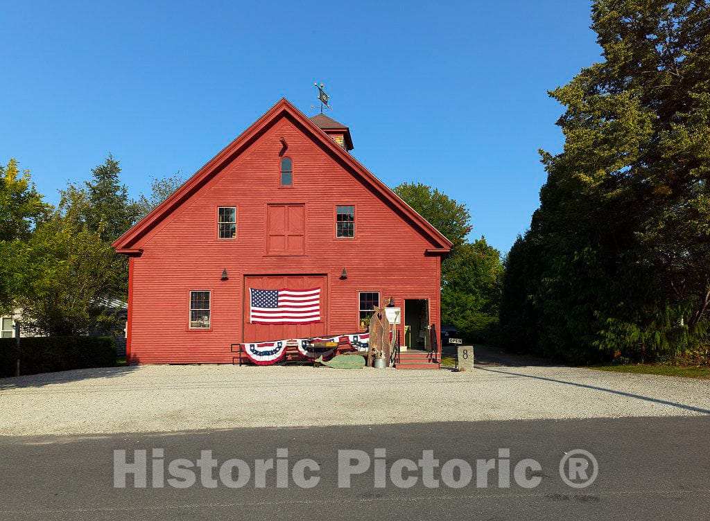 Photo - Colorful barn, Converted into a Gift Shop, Near Kennebunkport, Maine- Fine Art Photo Reporduction