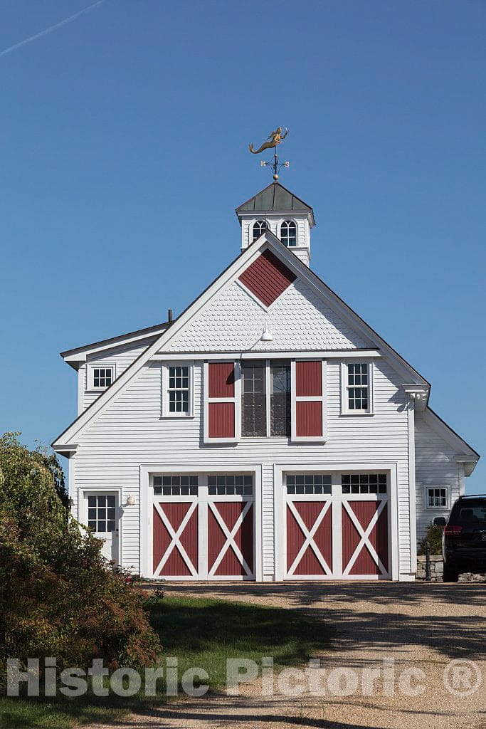 Photo - Colorful barn on Bailey Island, a Small, Quaint Island in Casco Bay Off The Coast of Maine- Fine Art Photo Reporduction