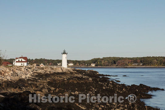 Photo - Portsmouth Harbor Light, Off Portsmouth, New Hampshire, in The Entrance to The Piscataqua River Near The Little Town of New Castle- Fine Art Photo Reporduction