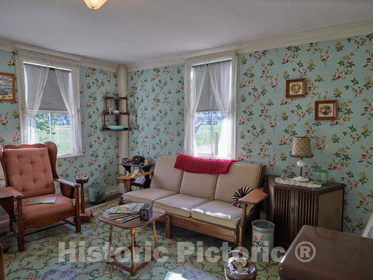 Photo - Living room of a house at the Strawbery Banke Museum in Portsmouth, New Hampshire- Fine Art Photo Reporduction