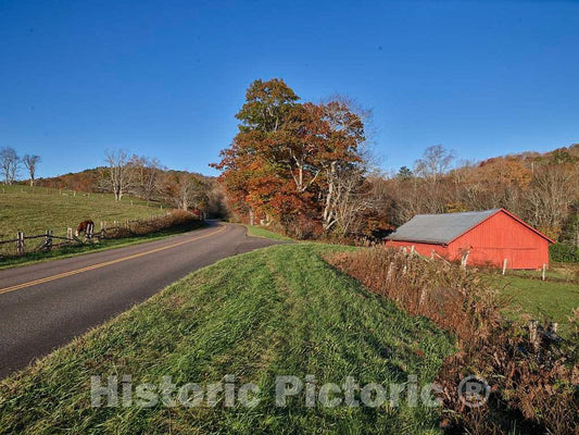 Photo - Red barn Along The Southern reaches of The Blue Ridge Parkway, Near Foscoe, North Carolina- Fine Art Photo Reporduction