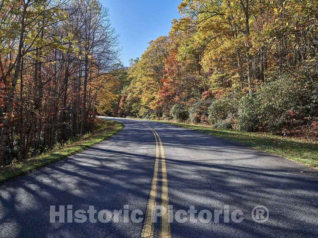 Photo - The Road Curves on The Blue Ridge Parkway, Near Foscoe, North Carolina- Fine Art Photo Reporduction