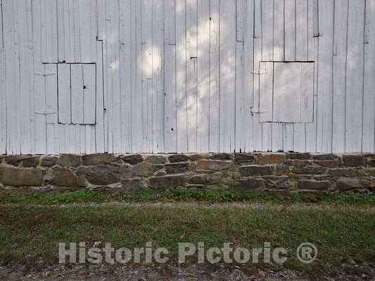 Photo - Detail of the"Great Barn," a huge mule barn completed in 1860 at Historic Stagville, a North Carolina historic site on the outskirts of Durham- Fine Art Photo Reporduction
