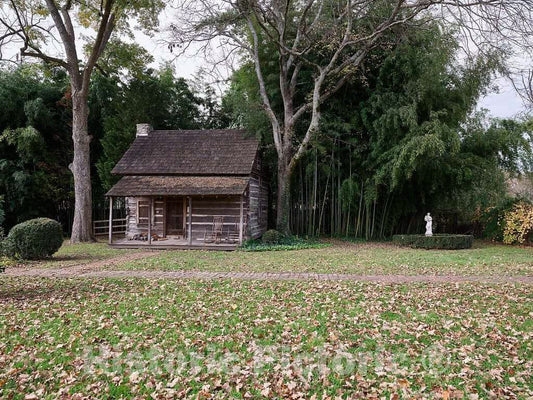 Photo - Settler's cabin in Chickamauga, a town in the northwest corner of Georgia made famous by a furious battle fought nearby during the U.S. Civil War of the 1860s