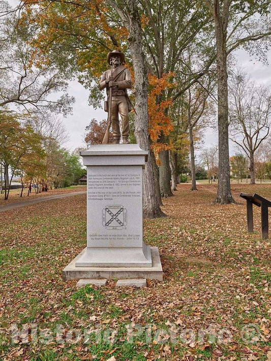 Photo- Confederate soldier statue in Chickamauga, a town in far-northwestern Georgia, made famous for the Battle of Chickamauga, fought nearby in the American Civil War of the 1860s