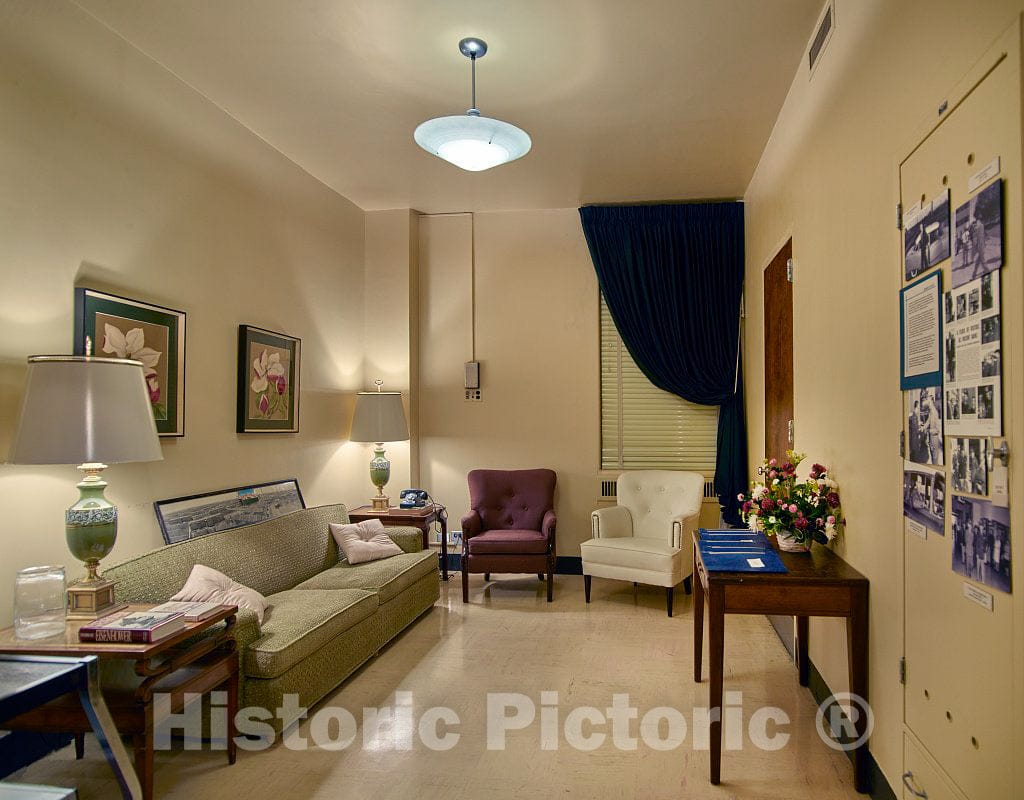 Photo - The Eisenhower Suite Meeting Room at The University of Colorado Anschutz Medical Center Campus in Aurora, Colorado- Fine Art Photo Reporduction