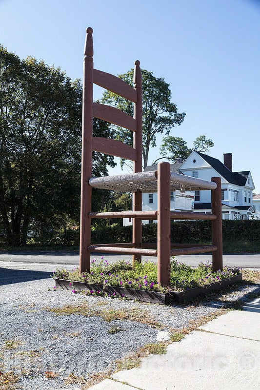 Photo - The United States is Loaded with Curiosities Said to be The World's Largest or Biggest, and Sometimes The distinctions are nuanced- Fine Art Photo Reporduction