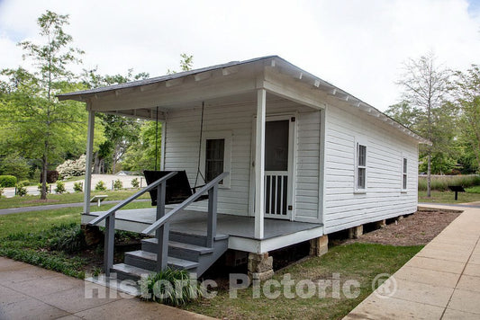 Photo - The Boyhood Home of Legendary Singer Elvis Presley in Tupelo, Mississippi- Fine Art Photo Reporduction