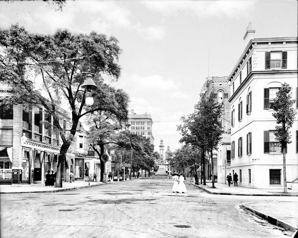 Savannah Historic Black & White Photo, Looking Down Bull Street to Wri – Historic Pictoric